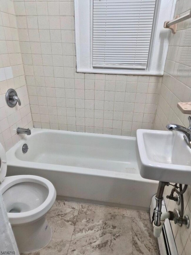 Building Photo - 75 Center St