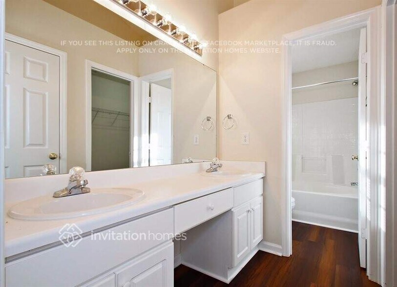 Building Photo - 1204 Moore's Creek Dr