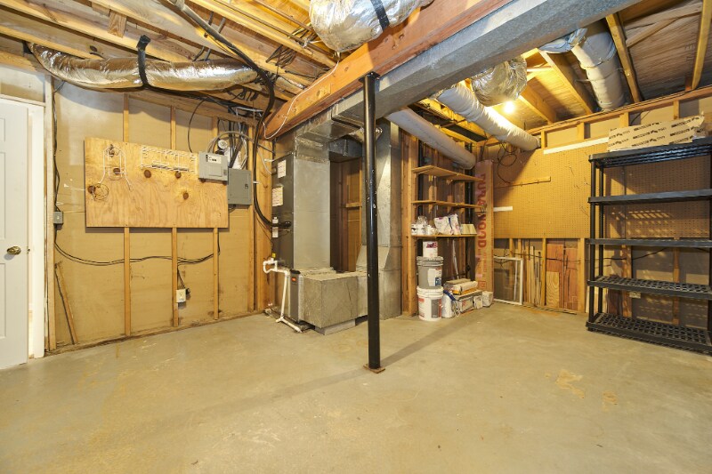 Building Photo - 3221 Regents Park Ln