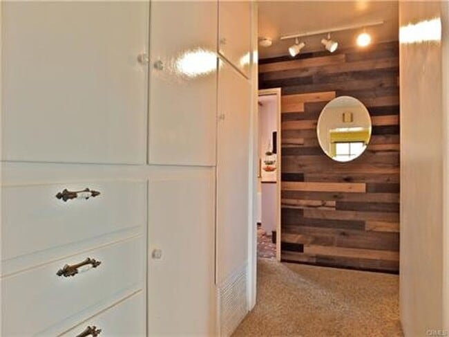 Building Photo - 680 N Cambridge St