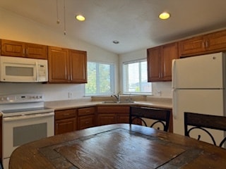 Building Photo - 2166 Camellia Dr