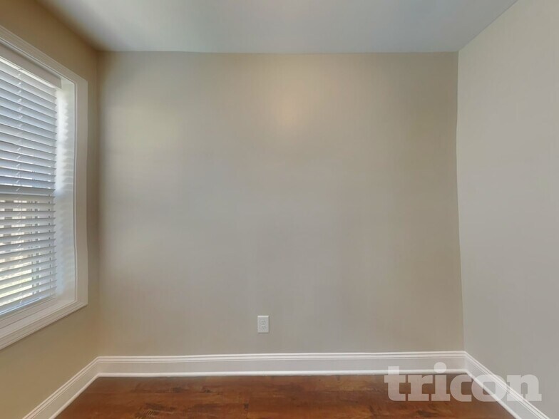 Building Photo - 2013 Mansker Dr