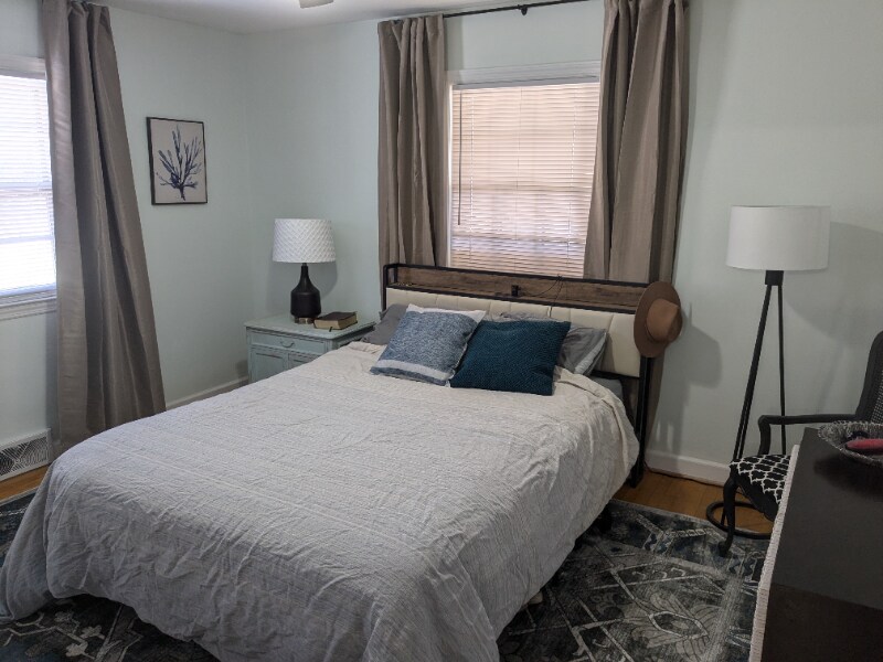 Building Photo - 1218 Greenwood Dr