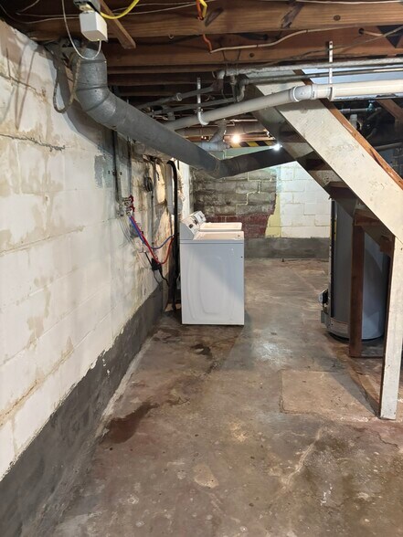 Building Photo - 1808 Eckener Dr