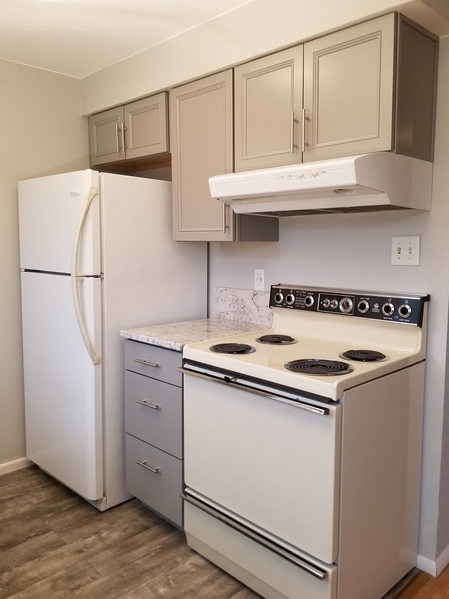 Building Photo - 1030 Davidson Dr