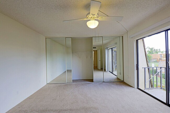 Building Photo - Parkwoods 5580-2