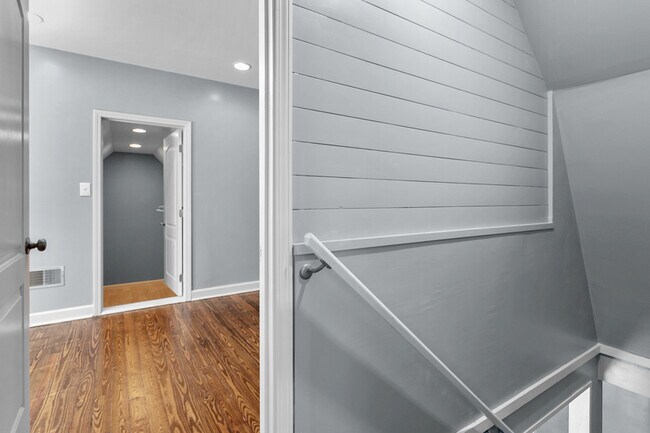 Building Photo - 6527 W 80th St