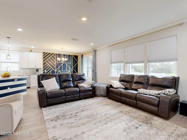 Building Photo - 210 Thistleton Wy