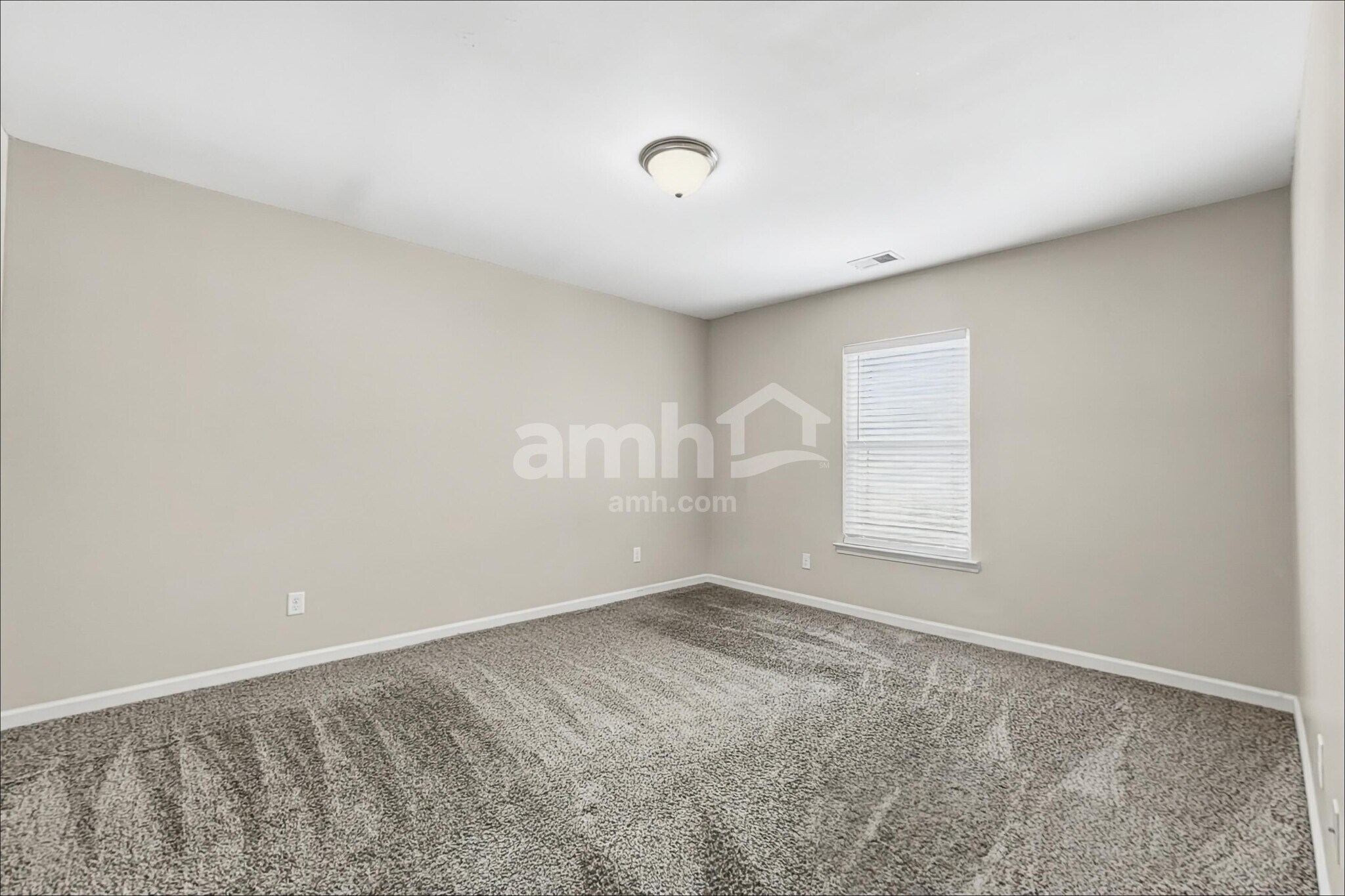 Building Photo - 50 Chey Hill Ln