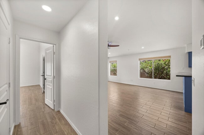 Building Photo - 10290 E Mallow Cir