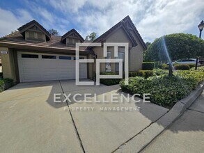 Building Photo - In the Villages 55+ Gated Community, 2/2+ Office, 1900+Sf, Deck, Views, Golf Course and Much More
