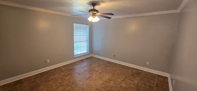 Building Photo - 3 Bedroom 2 Bathroom in Greenacres (N Bossier)