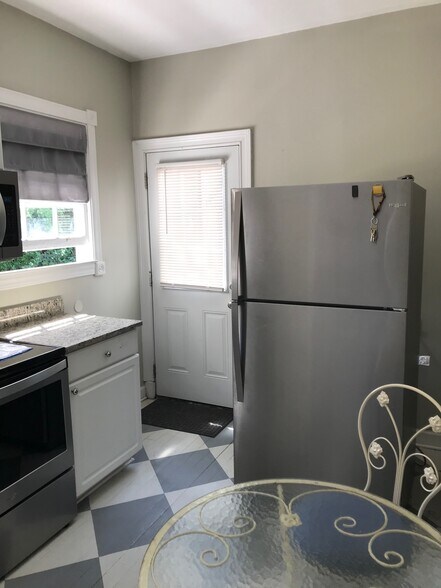 Building Photo - 2401 Habersham St