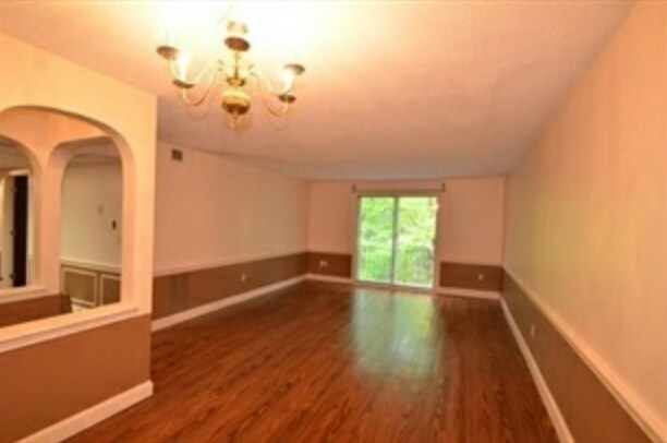 living room - 3 Shadowbrook Ln