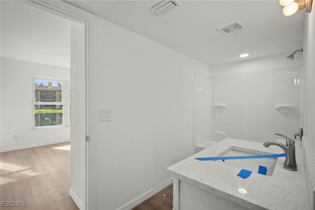 Building Photo - 16881 Davis Rd