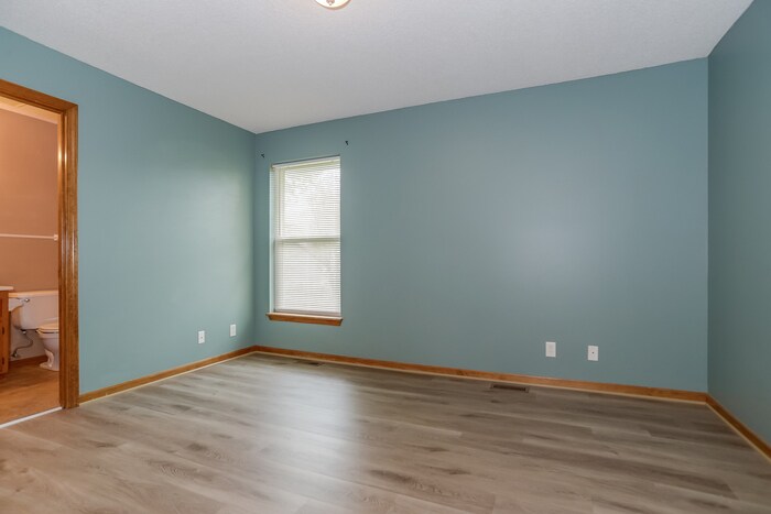 Building Photo - 2110 Glenside Rd