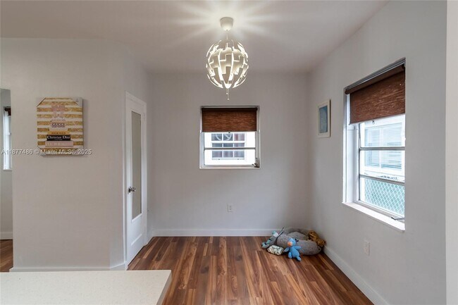 Building Photo - 1205 Marseille Dr