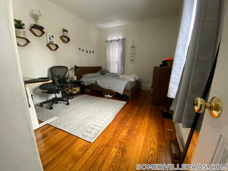 Building Photo - 50 Holyoke Rd