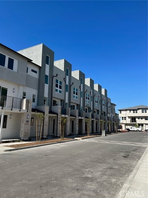 Building Photo - 1715 W Cara Dr