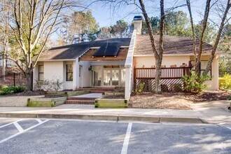 Building Photo - 1407 Huntingdon Chase
