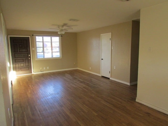 Building Photo - 3135 N Dixie Blvd