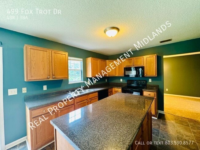 Building Photo - 499 Fox Trot Dr
