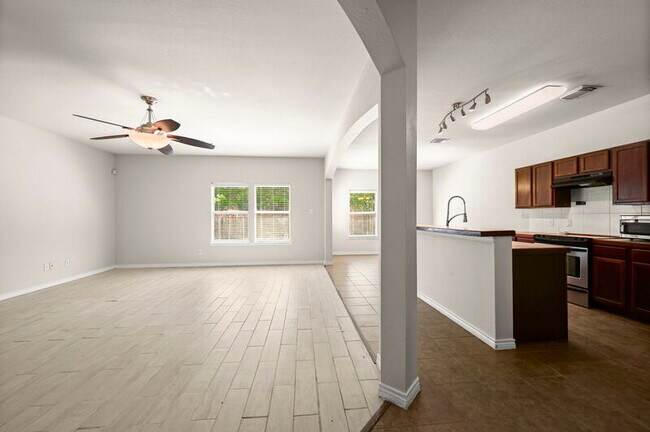 Building Photo - 22898 Sabine Dr