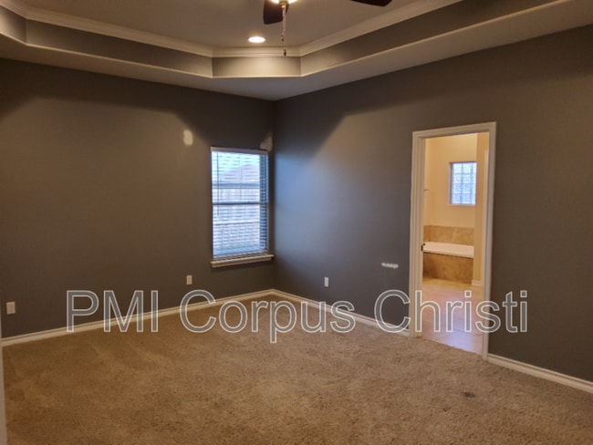 Building Photo - 4009 Cimarron Lake Dr