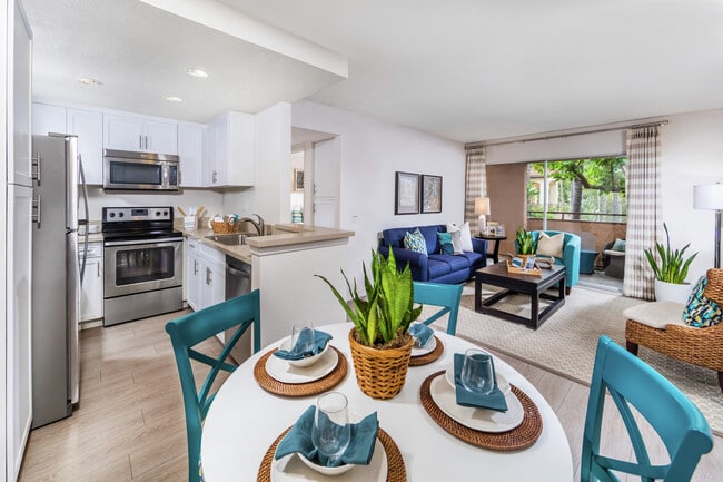 Building Photo - Solazzo Apartment Homes