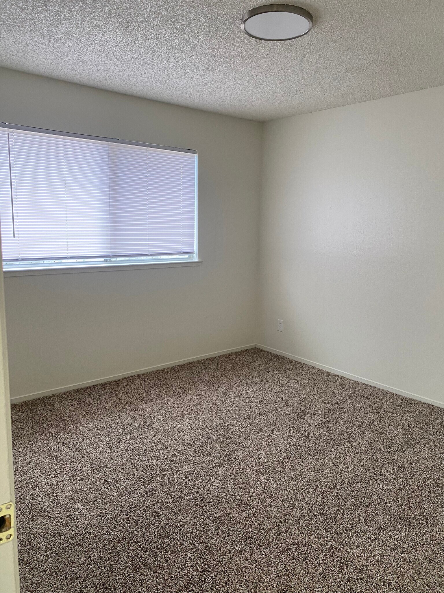 Building Photo - 3136 W Austin Way