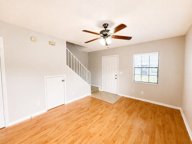 Building Photo - 5045 S Albany Ave