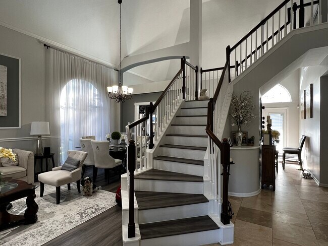 Building Photo - 15611 Brookwood Lake Pl