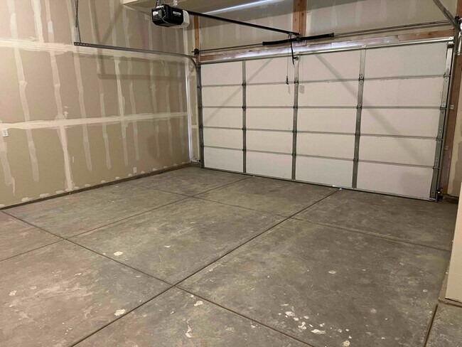 Building Photo - 2801 W 2705 N