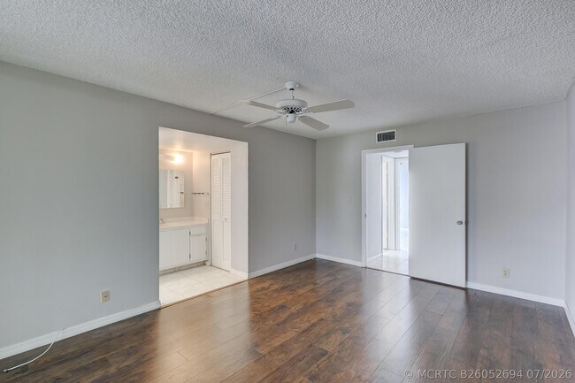 Building Photo - 6751 N University Dr
