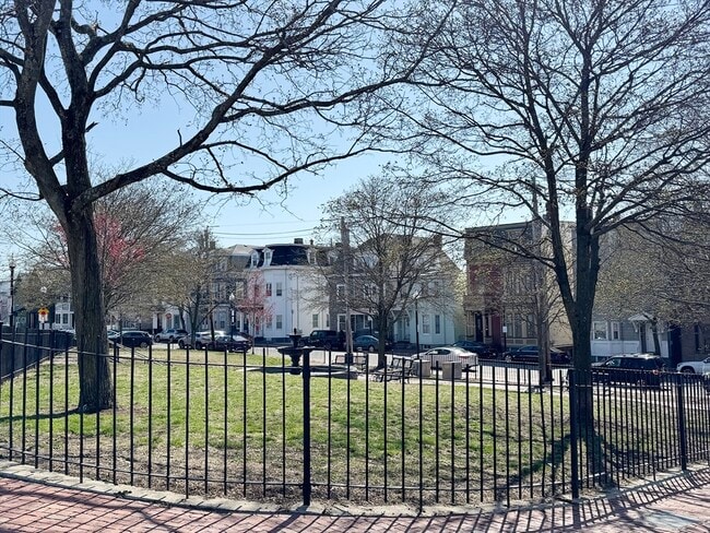 Building Photo - 207 Trenton St