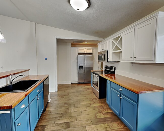 Building Photo - 3512 Stonefield Dr