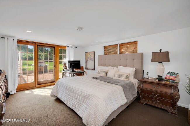 Building Photo - 55 S Lake Dr