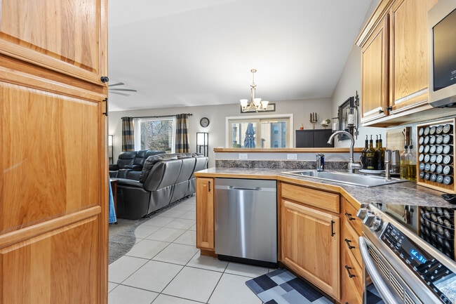 Building Photo - 4808 Patricia St