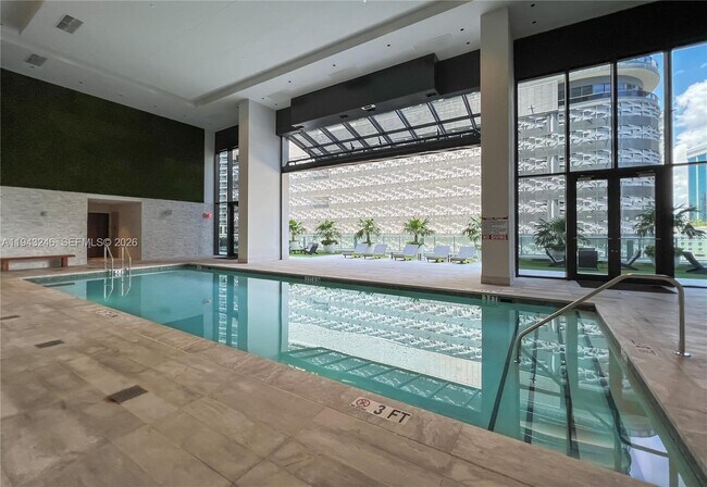 Building Photo - 1010 Brickell Ave