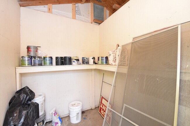 Building Photo - Brookside