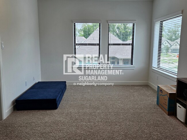 Building Photo - Move-In Ready Home in Sienna with Resort Amenities
