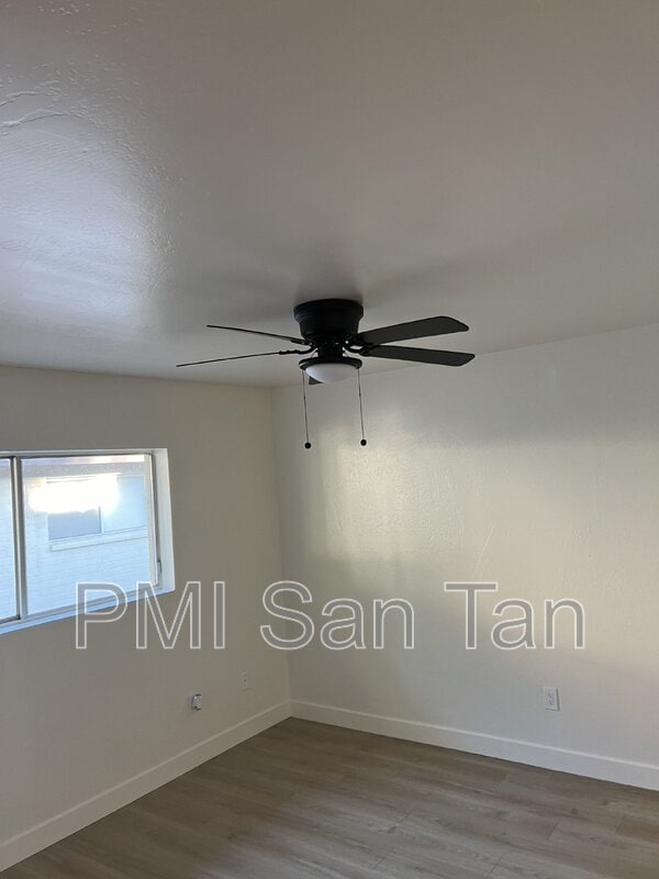 Building Photo - 10 W Concorda Dr