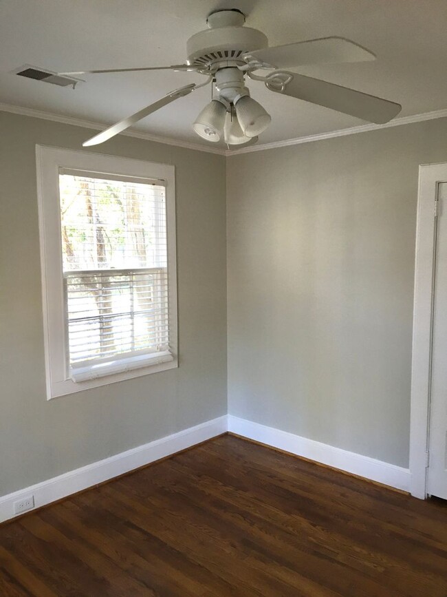 Building Photo - Forest Acres