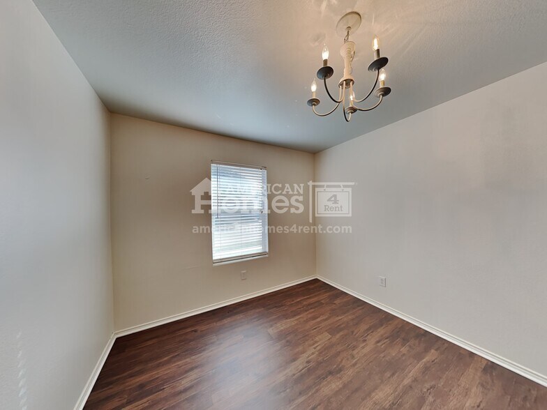 Building Photo - 1101 Eagle Claw Dr