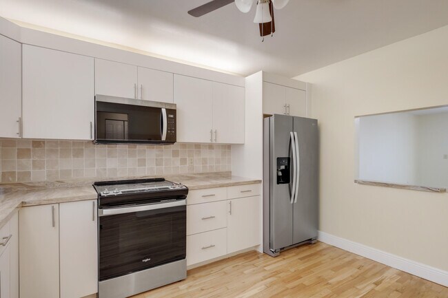 Building Photo - 459 Franconia Cir