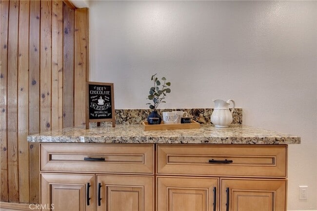 Building Photo - 430 E Country Club Blvd