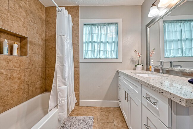 Building Photo - 10601 Willowgrove Dr