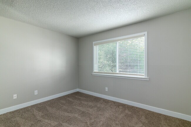 Building Photo - 390 Alameda del Prado