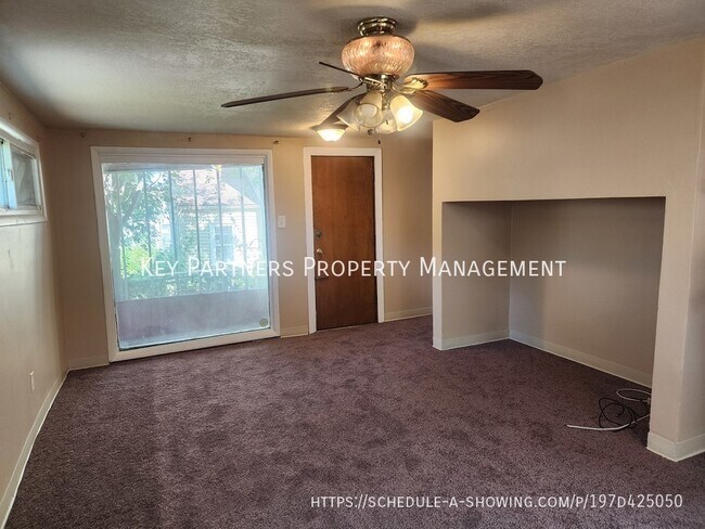 Building Photo - 7320 Charlotte-