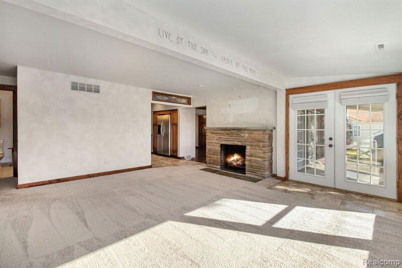 Building Photo - 2739 Lakeridge Ave